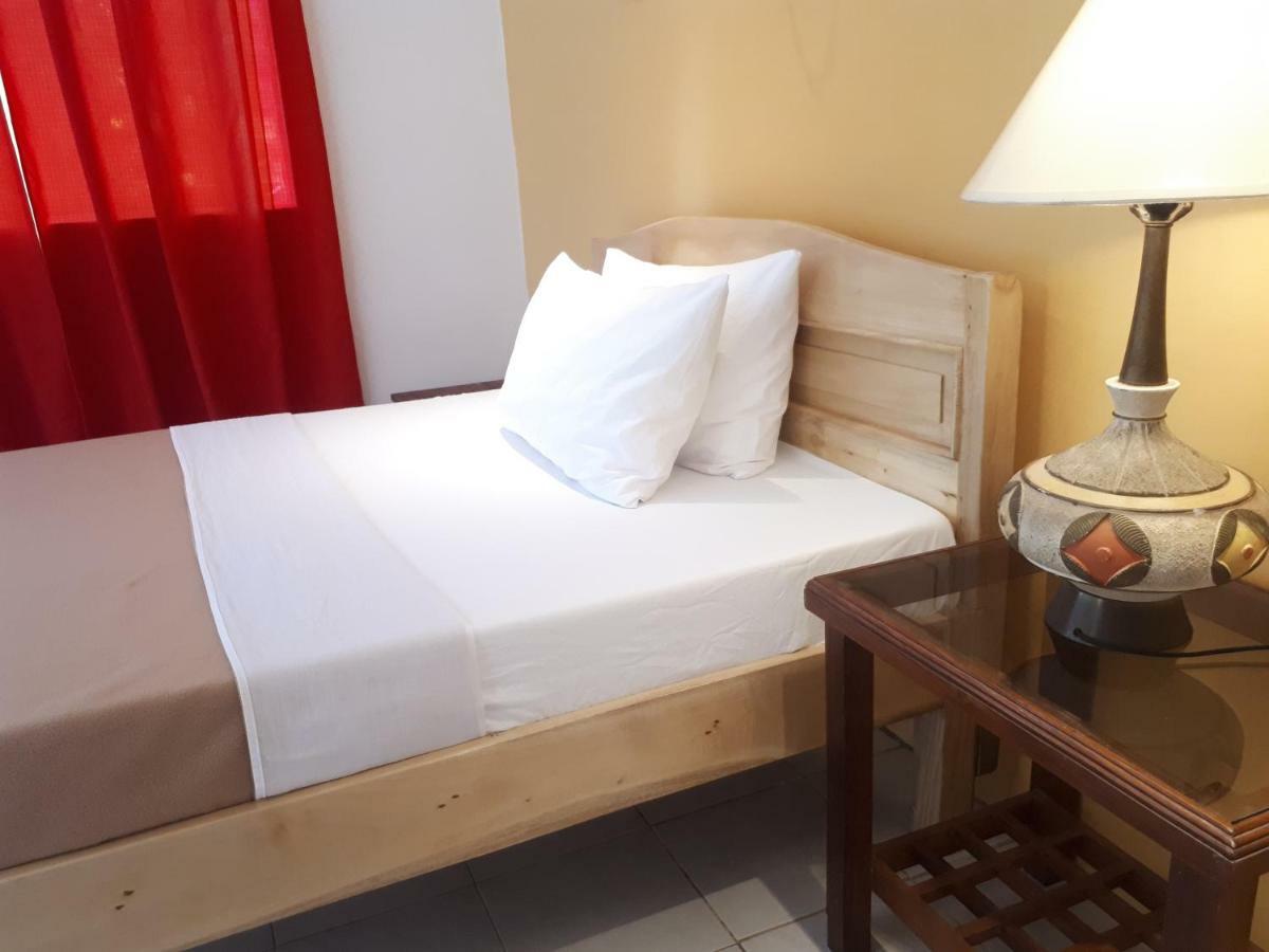 La Vida Hostel Samal Island Exterior photo